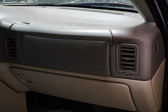 2001 GMC Yukon XL *Yukon XL SLT* *4WD* *5.3L V8* *Rear Barn Doors* - 23019839 - 68