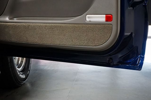 2001 GMC Yukon XL *Yukon XL SLT* *4WD* *5.3L V8* *Rear Barn Doors* - 23019839 - 70