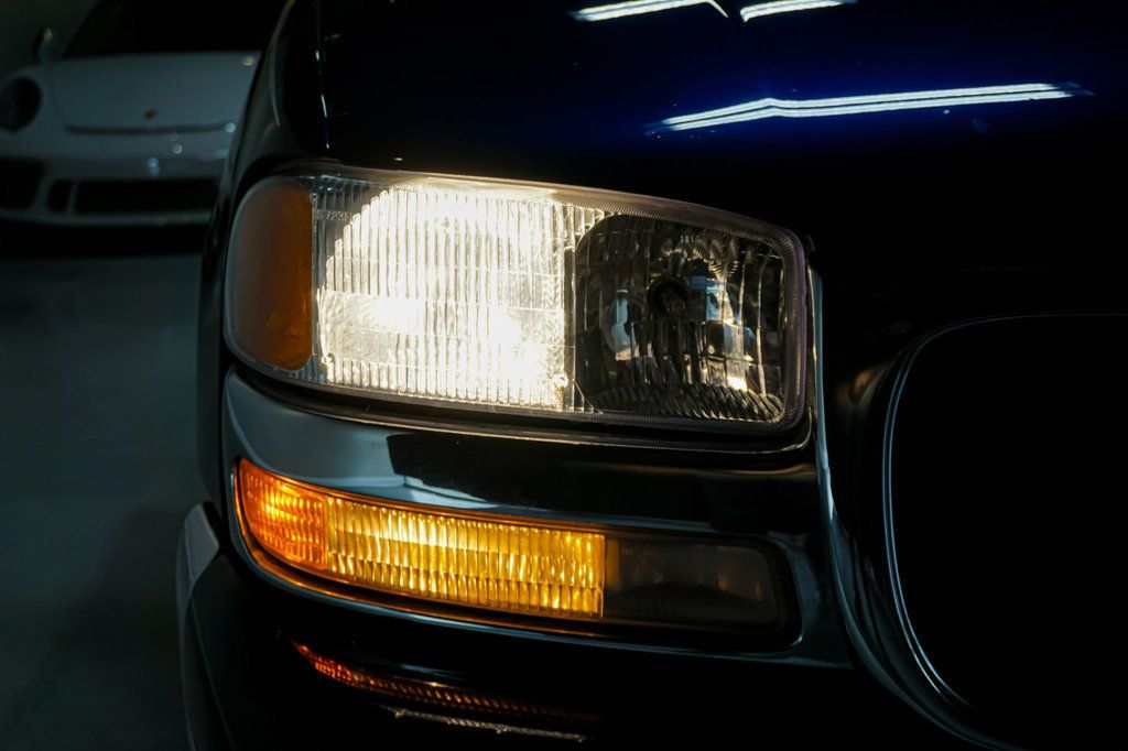 2001 GMC Yukon XL *Yukon XL SLT* *4WD* *5.3L V8* *Rear Barn Doors* - 23019839 - 73