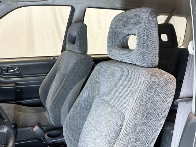2001 Honda CR-V 4WD EX Manual - 23060450 - 18