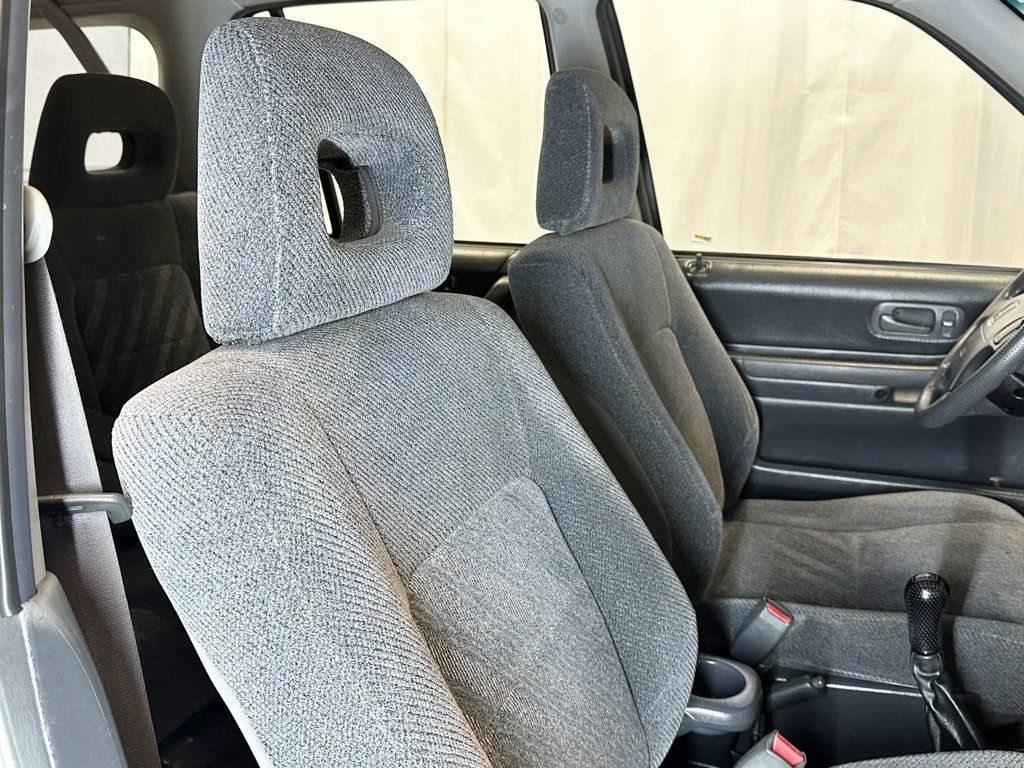 2001 Honda CR-V 4WD EX Manual - 23060450 - 19