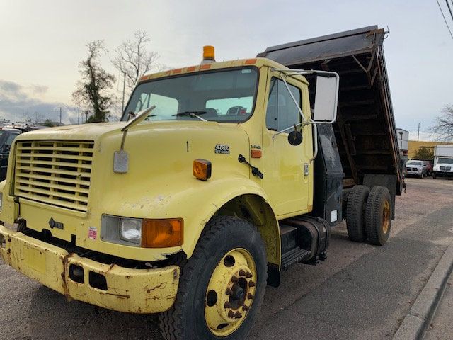 2001 International 4300 LP 11 FOOT DUMP TRUCK MANY EXTRAS 48K MILES PTO NON CDL - 22208595 - 1