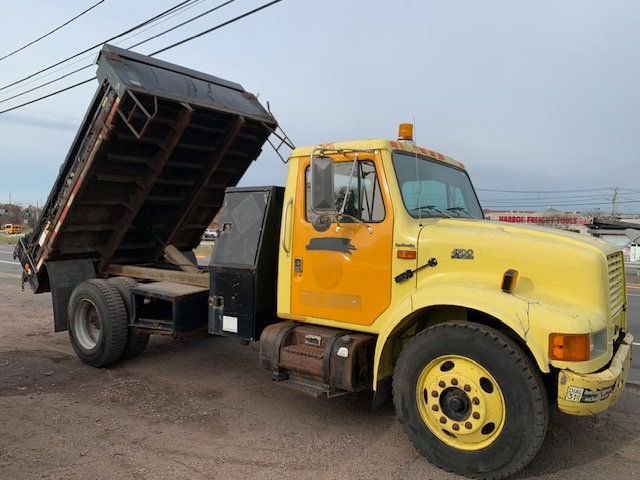 2001 International 4300 LP 11 FOOT DUMP TRUCK MANY EXTRAS 48K MILES PTO NON CDL - 22208595 - 95