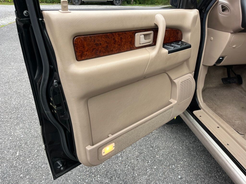 2001 Isuzu Trooper photo 10