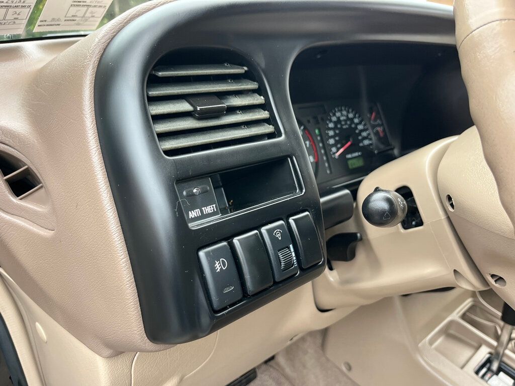 2001 Isuzu Trooper photo 11