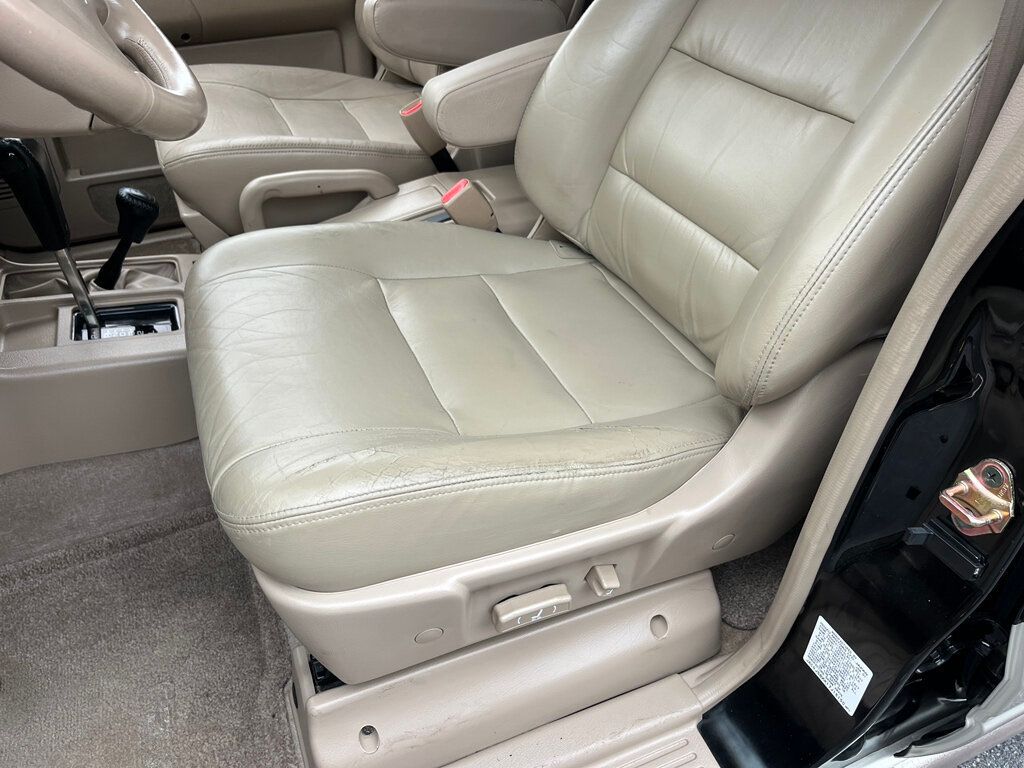 2001 Isuzu Trooper photo 12