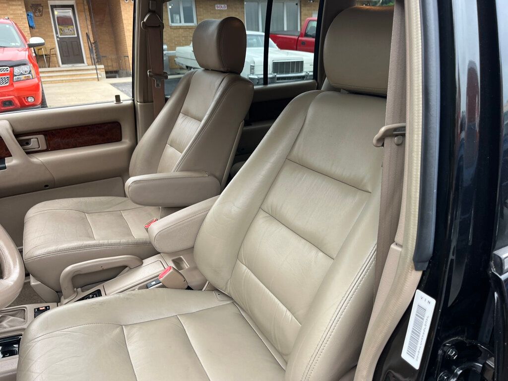 2001 Isuzu Trooper photo 13