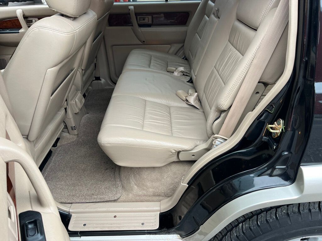 2001 Isuzu Trooper photo 15