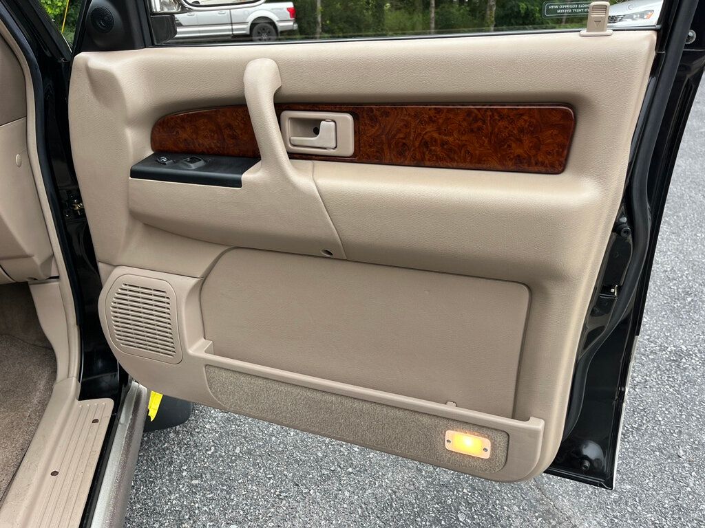 2001 Isuzu Trooper photo 33