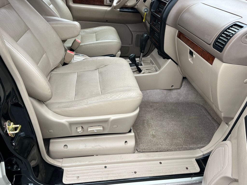 2001 Isuzu Trooper photo 34