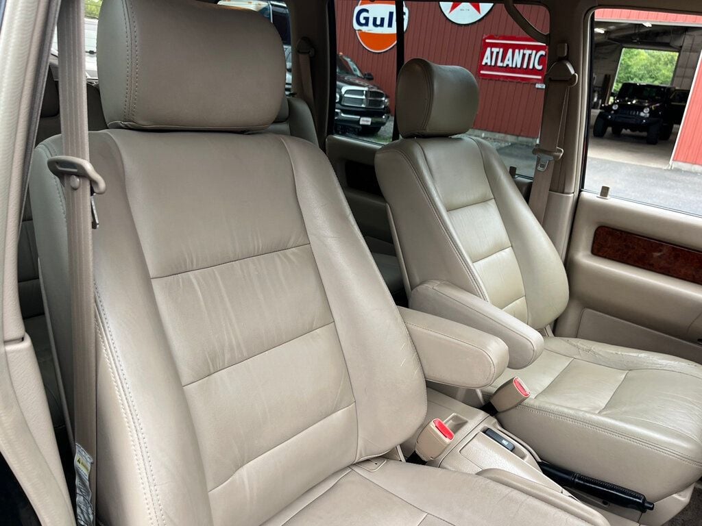 2001 Isuzu Trooper photo 35