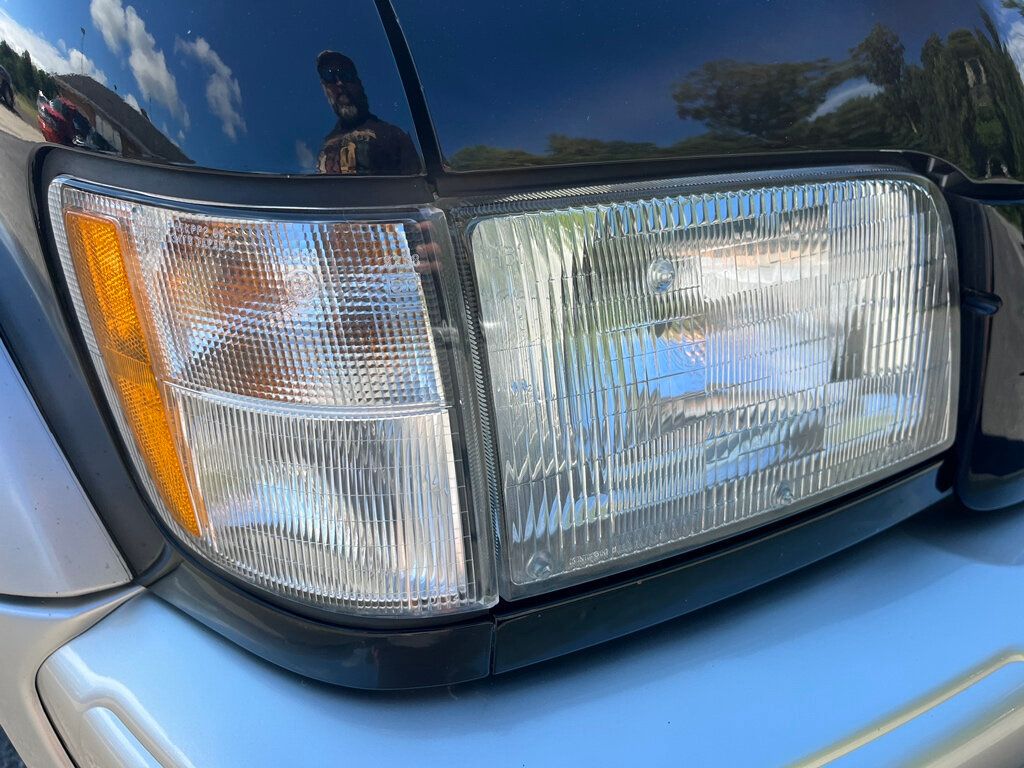 2001 Isuzu Trooper photo 48