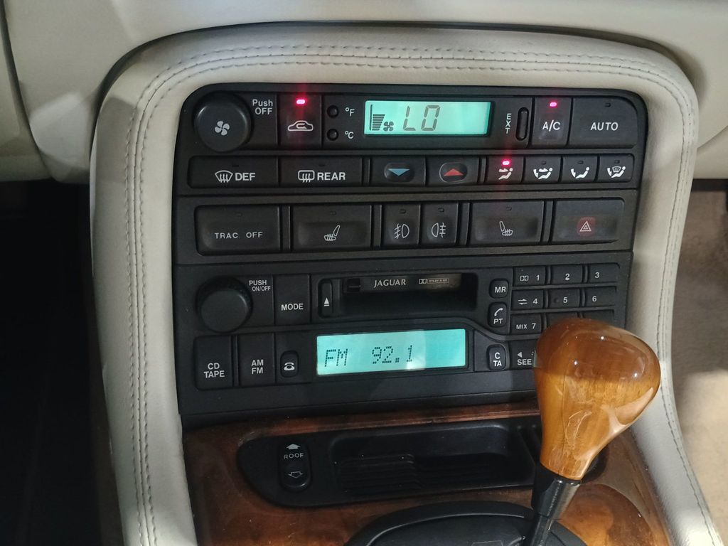 2001 Jaguar XK8 2dr Convertible Clean Carfax Florida Car - 22975971 - 25