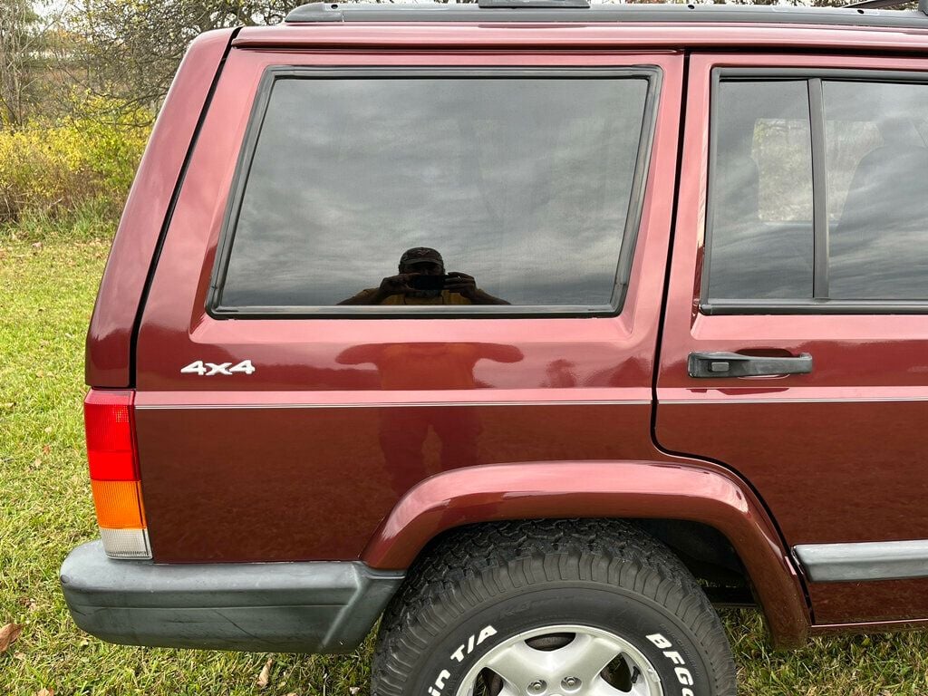 2001 Jeep Cherokee 4x4 XJ 1-Owner Garage Kept Low Miles - 22645866 - 23