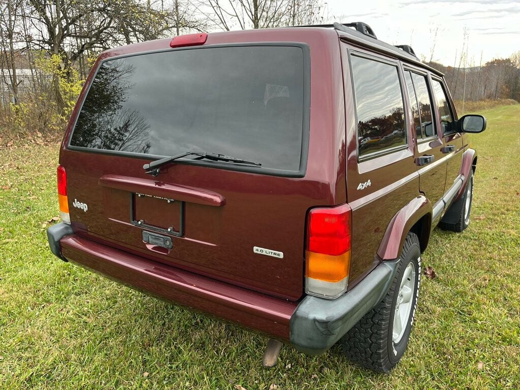 2001 Jeep Cherokee 4x4 XJ 1-Owner Garage Kept Low Miles - 22645866 - 3