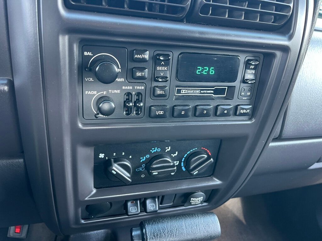 2001 Jeep Cherokee Final Year Rust Free Off Road Ready XJ Box Jeep - 23041581 - 31