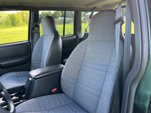 2001 Jeep Cherokee Final Year Rust Free Off Road Ready XJ Box Jeep - 23041581 - 34