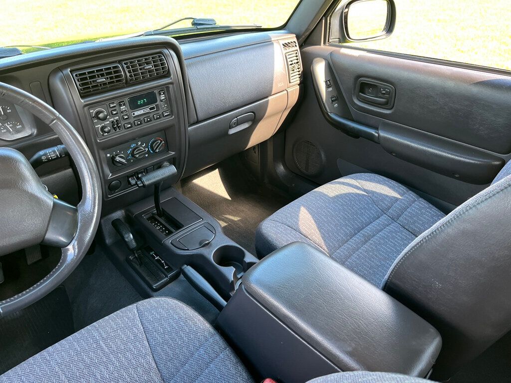 2001 Jeep Cherokee Final Year Rust Free Off Road Ready XJ Box Jeep - 23041581 - 40