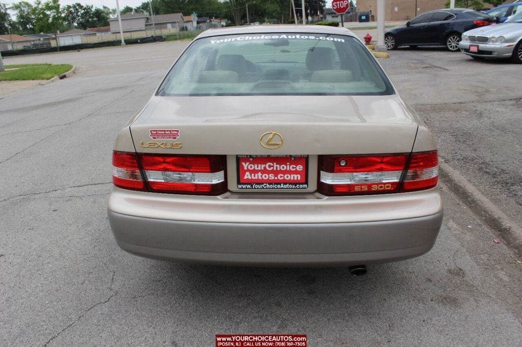 2001 Lexus ES 300 4dr Sedan - 22449447 - 5