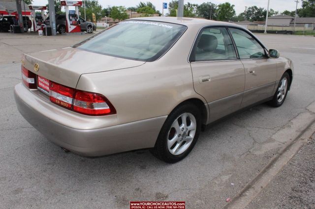 2001 Lexus ES 300 4dr Sedan - 22449447 - 6