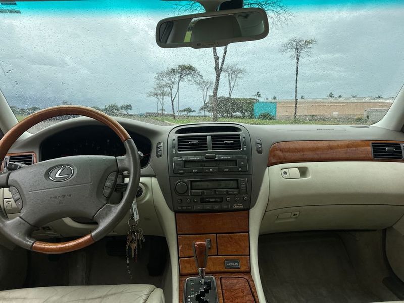 2001 Lexus LS 430 4dr Sedan - 22998351 - 12