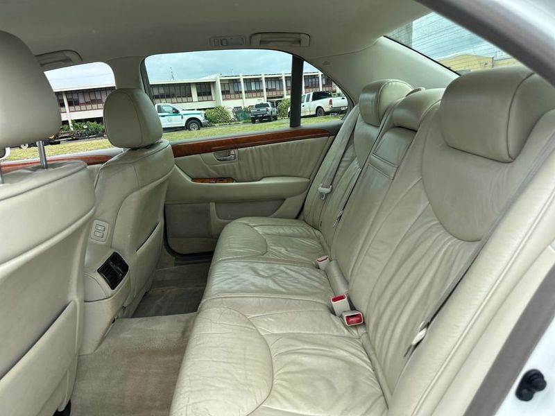 2001 Lexus LS 430 4dr Sedan - 22998351 - 13