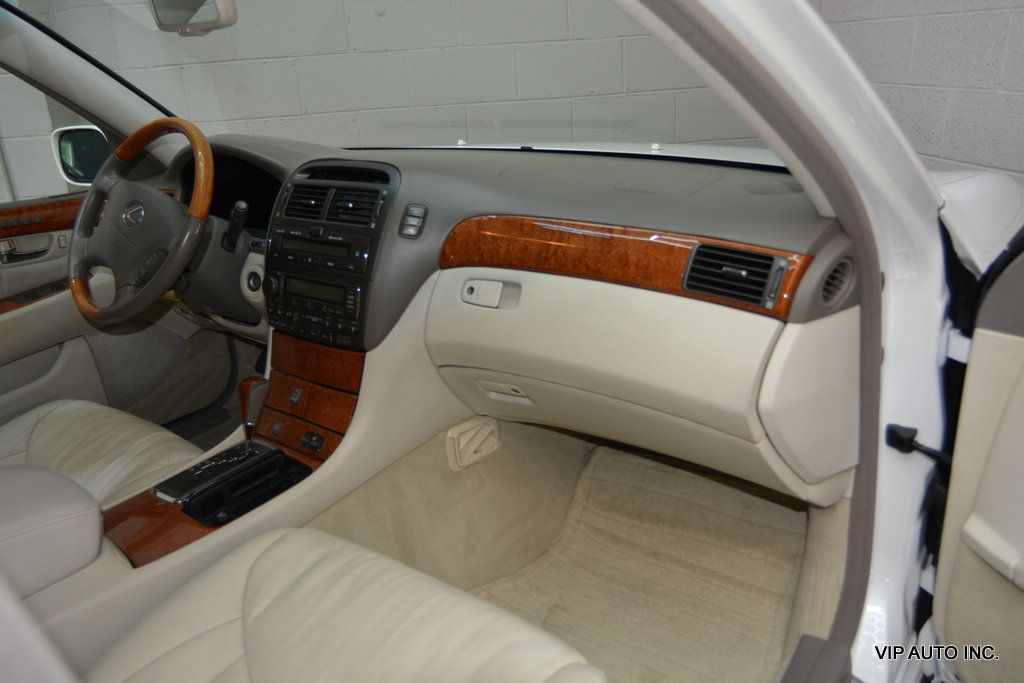 2001 Lexus LS 430 4dr Sedan - 23059630 - 22