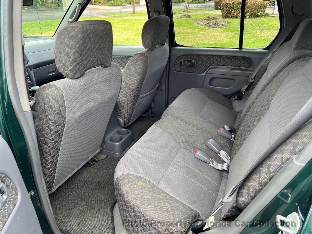 2001 Nissan Xterra SE photo 11