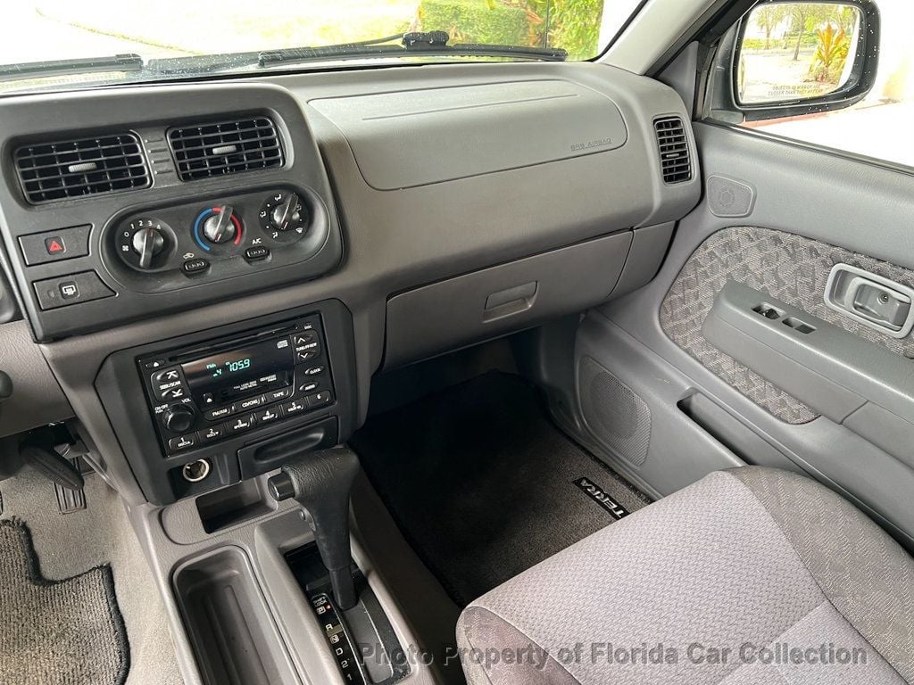 2001 Nissan Xterra SE photo 39