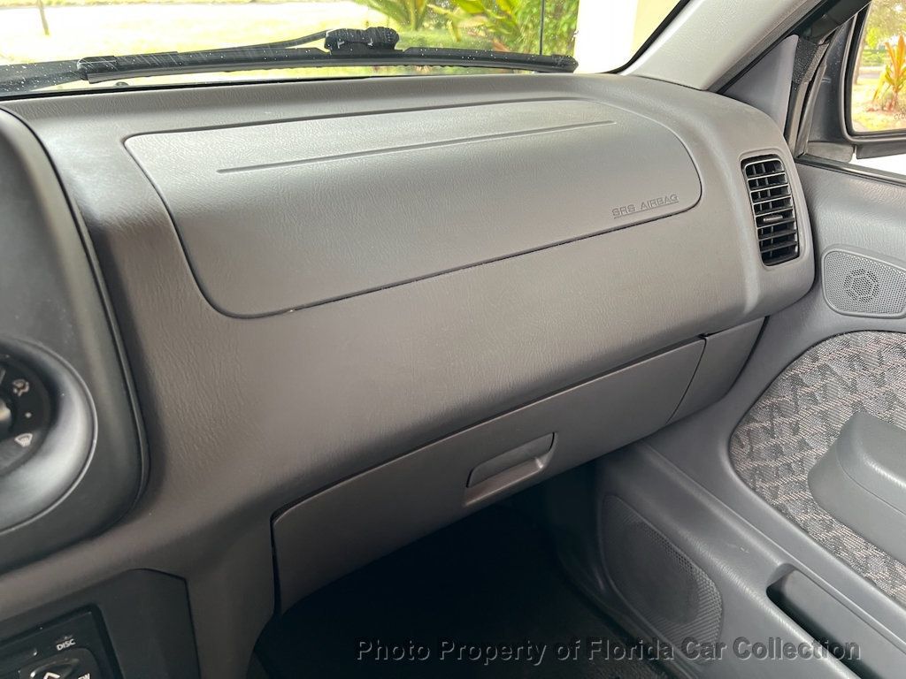 2001 Nissan Xterra SE photo 44