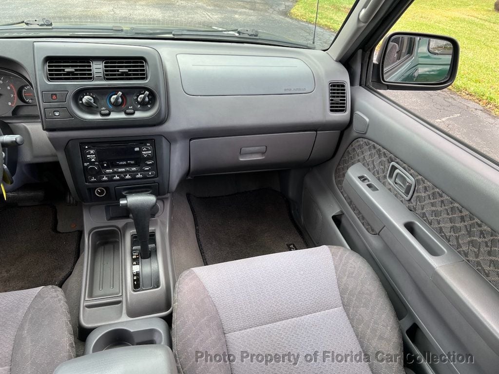 2001 Nissan Xterra SE photo 8