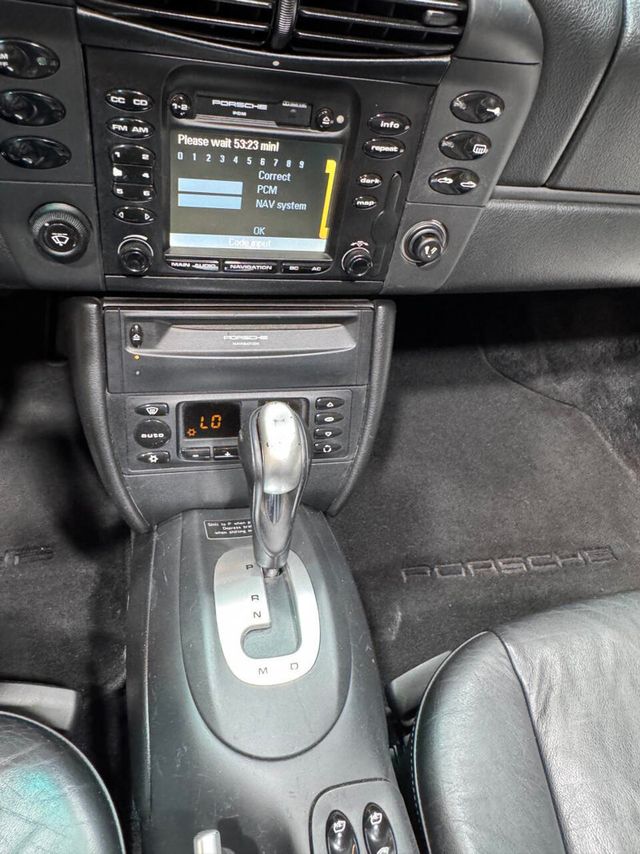 2001 Porsche 911 Carrera 2dr Cabriolet - 22880350 - 24