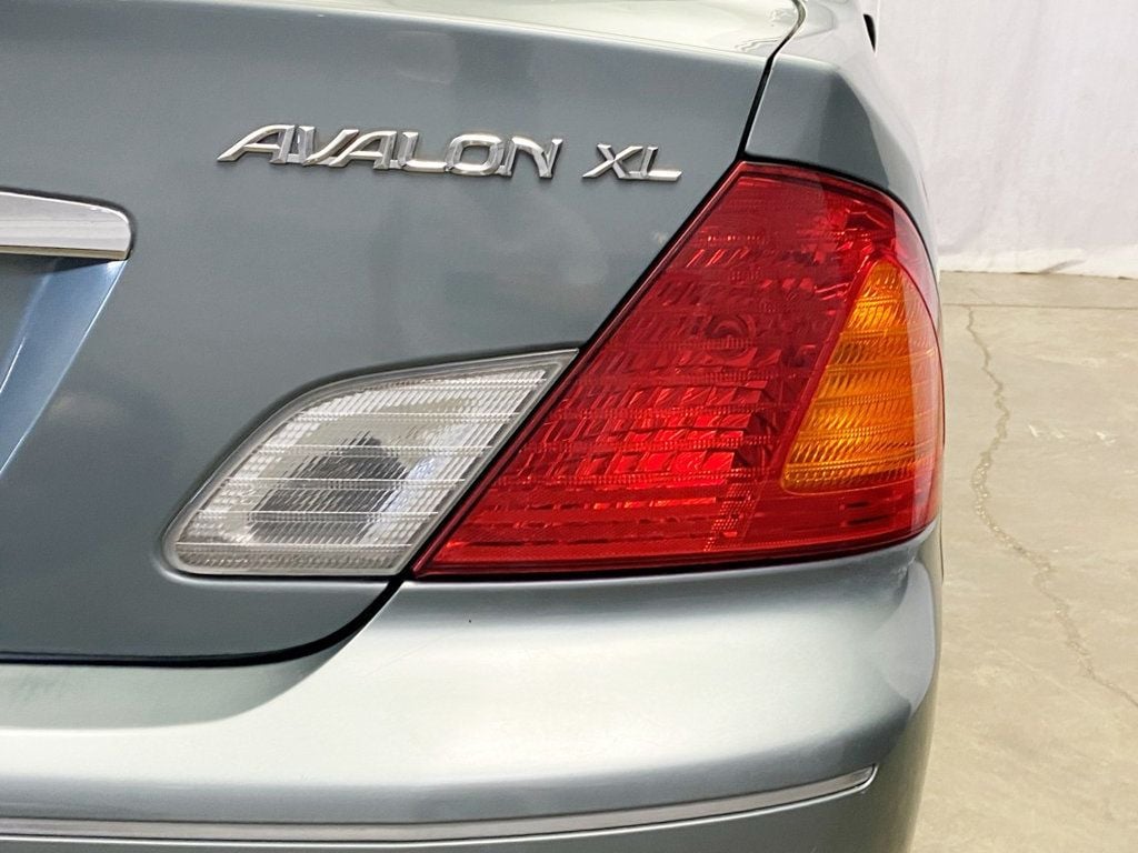 2001 Toyota Avalon  - 22562611 - 13