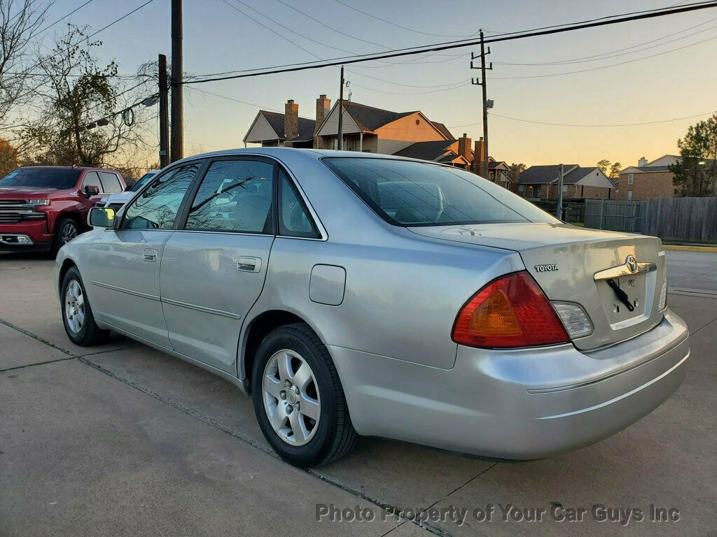2001 Toyota Avalon 4dr Sedan XL w/Bucket Seats - 22982345 - 11