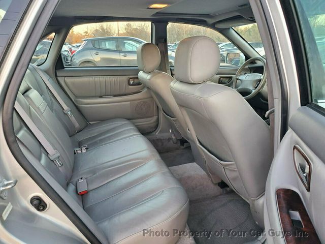 2001 Toyota Avalon 4dr Sedan XL w/Bucket Seats - 22982345 - 20