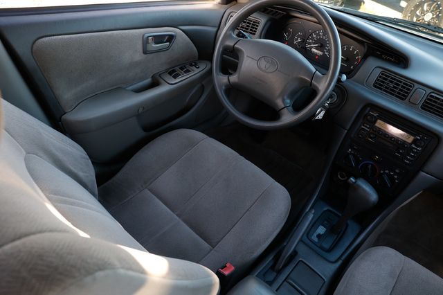 2001 Toyota Camry 4dr Sedan CE Automatic - 22973334 - 24