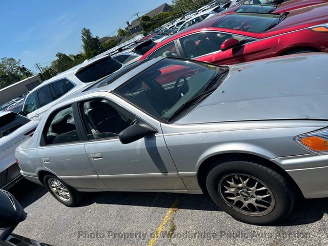 2001 Toyota Camry 4dr Sedan LE Automatic - 23031513 - 1