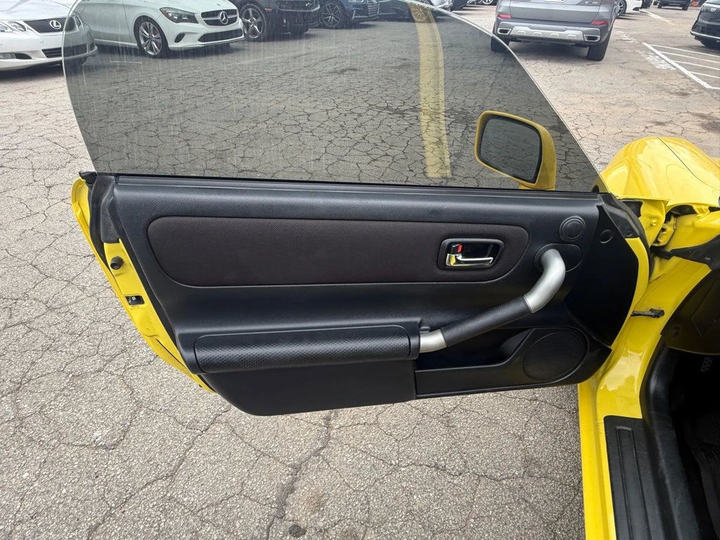 2001 Toyota MR2 Spyder 2dr Convertible Manual - 22986178 - 9