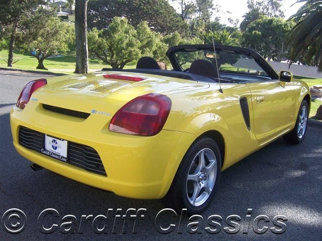 2001 Toyota MR2 Spyder 2dr Convertible Manual - 12242604 - 4