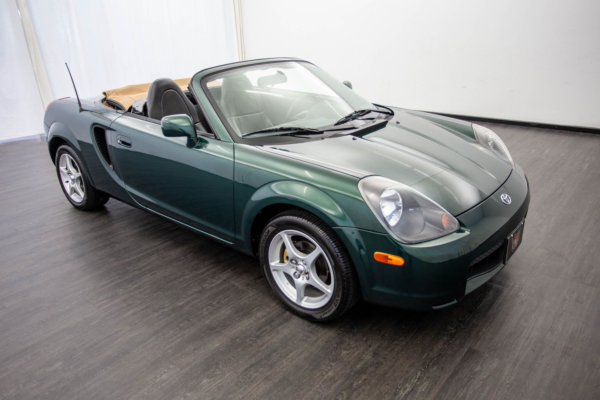 2001 Toyota MR2 Spyder photo 3