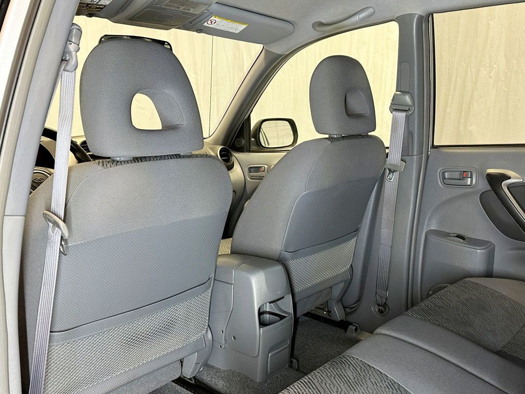 2001 Toyota RAV4 4dr Automatic 4WD - 23090448 - 32
