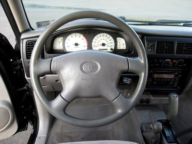 2001 Toyota Tacoma XtraCab V6 Automatic 4WD - 22593098 - 24