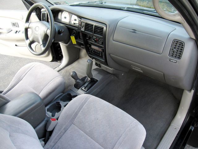 2001 Toyota Tacoma XtraCab V6 Automatic 4WD - 22593098 - 28