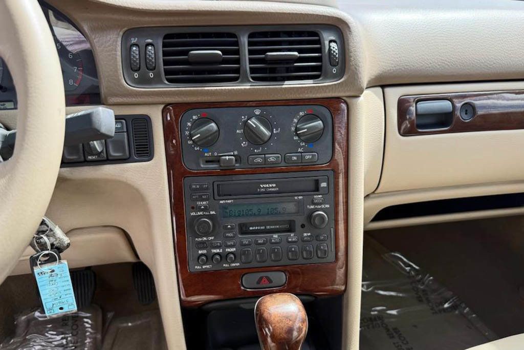 2001 Volvo C70 HT A CV 2dr Convertible Automatic - 22928334 - 40