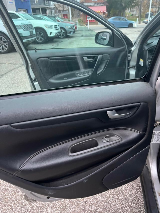 2001 Volvo S60 2.4 A 4dr Sedan Automatic - 22943894 - 13