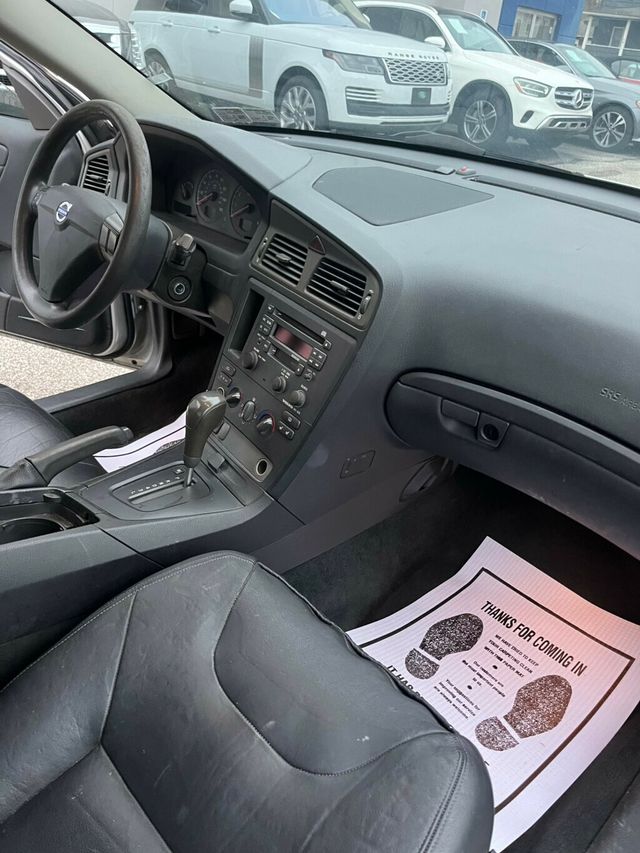 2001 Volvo S60 2.4 A 4dr Sedan Automatic - 22943894 - 17