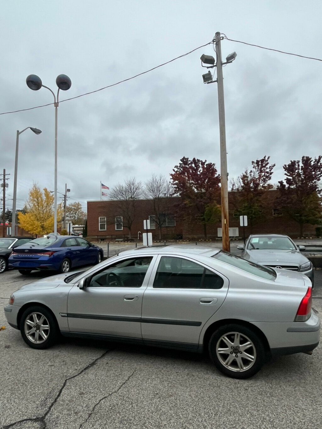 2001 Volvo S60 2.4 A 4dr Sedan Automatic - 22943894 - 2