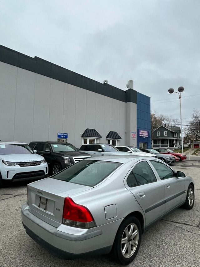 2001 Volvo S60 2.4 A 4dr Sedan Automatic - 22943894 - 5