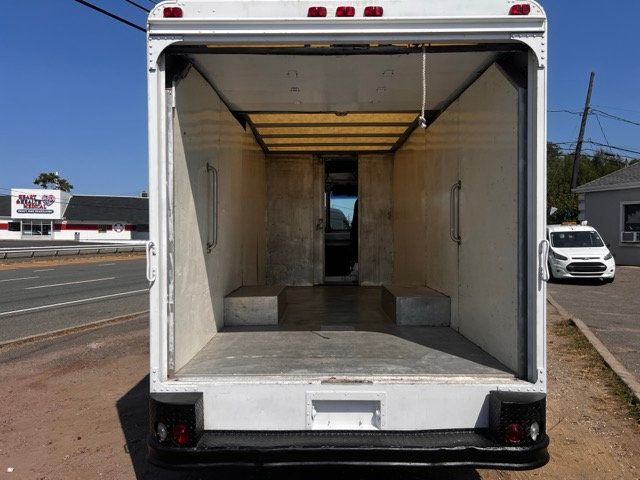 2001 Workhorse P4500 15 FOOT STEP VAN GASOLINE USES LOW MILES OTHERS IN STOCK - 22000560 - 22