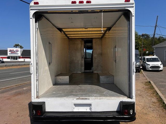 2001 Workhorse P4500 15 FOOT STEP VAN GASOLINE USES LOW MILES OTHERS IN STOCK - 22000560 - 23